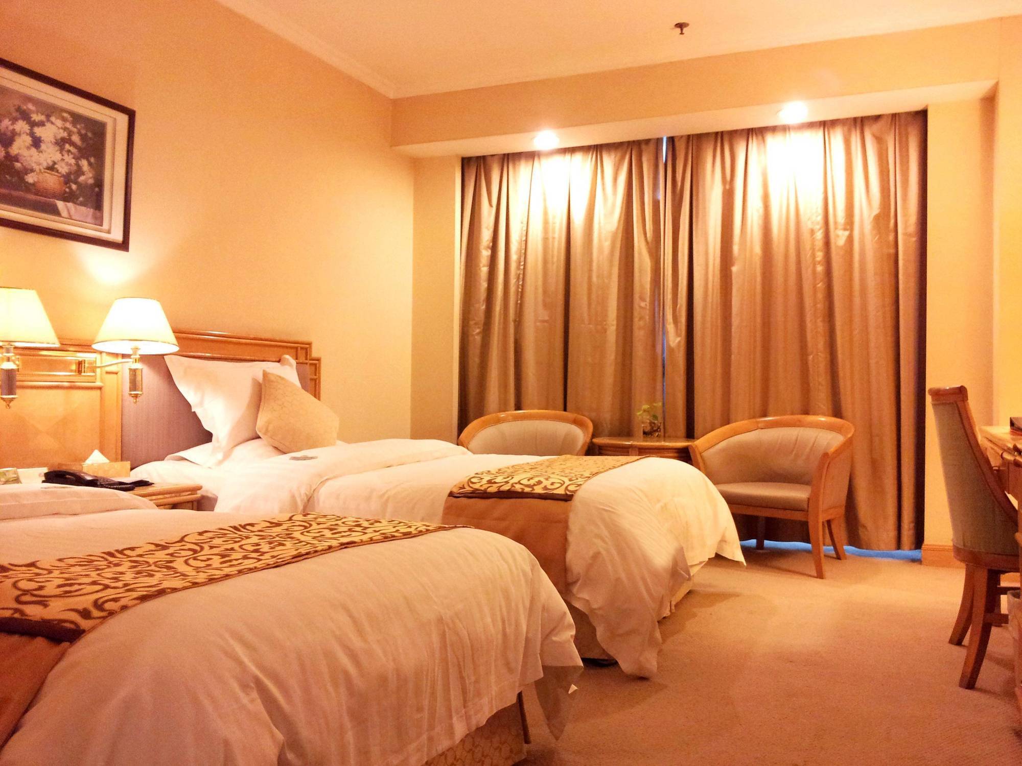 Weifang Internation Financial Hotel Екстериор снимка